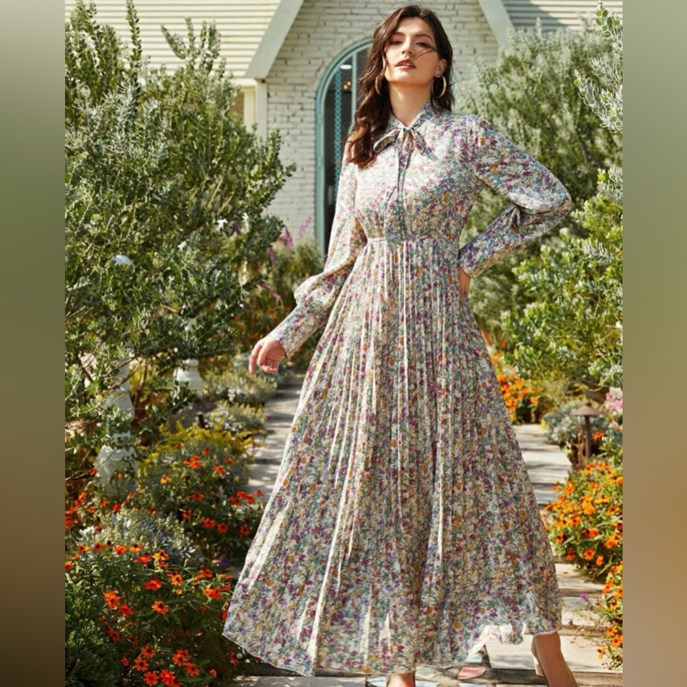 Floral necktie pleated dress. NWOT